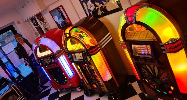 Jukebox show romm at Betterdaze